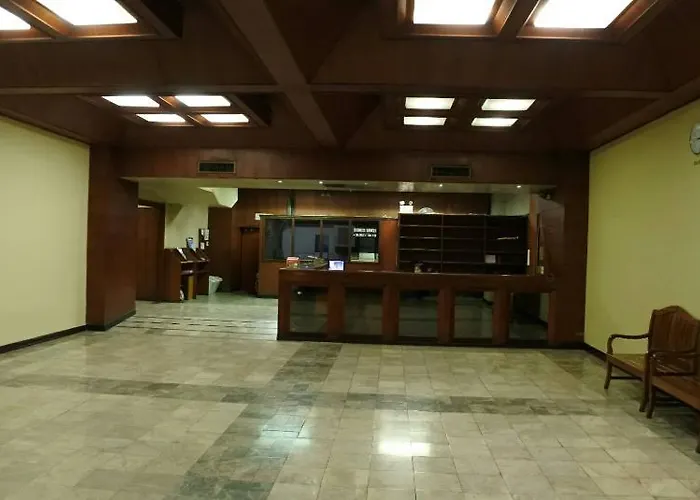 Suriwongse Tower 3*