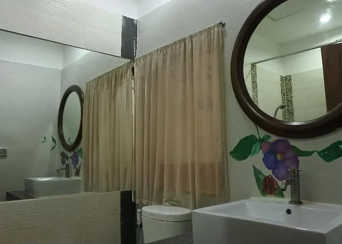 Hotel Suriwongse Tower 3*