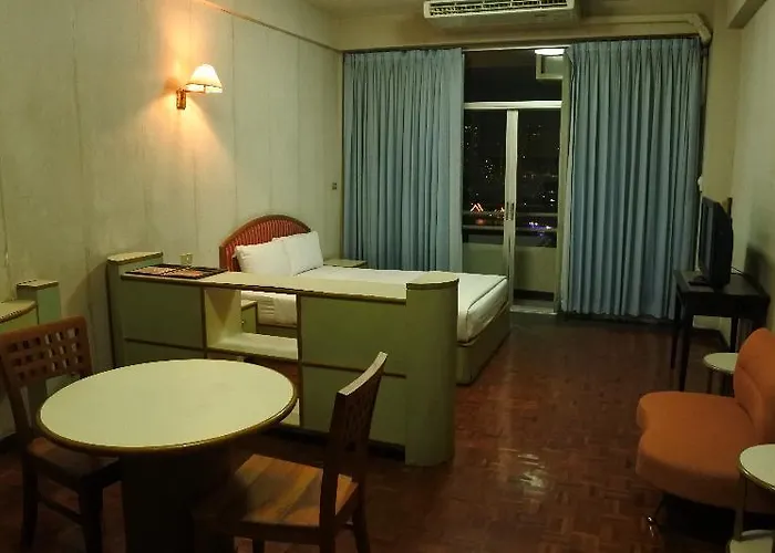 Hotel Suriwongse Tower
